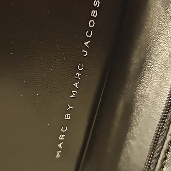 Marc Jacobs DREAMY Logo Black Wristlet - Picture 11 of 13